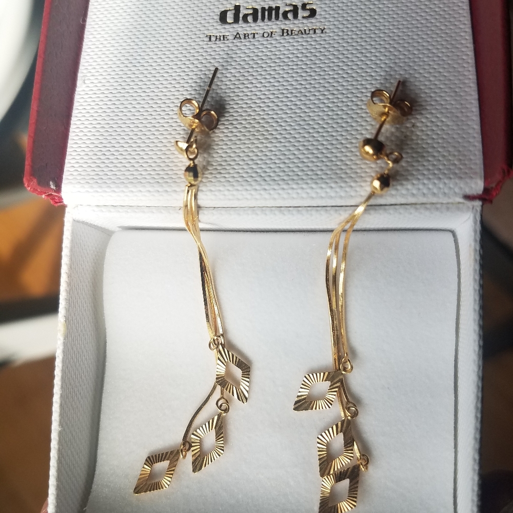 18k Real Pawnable Italian gold earrings
